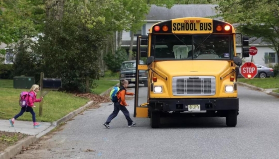 儿童被遗忘车内死亡，传感器技术如何杜绝校车“吃人”？